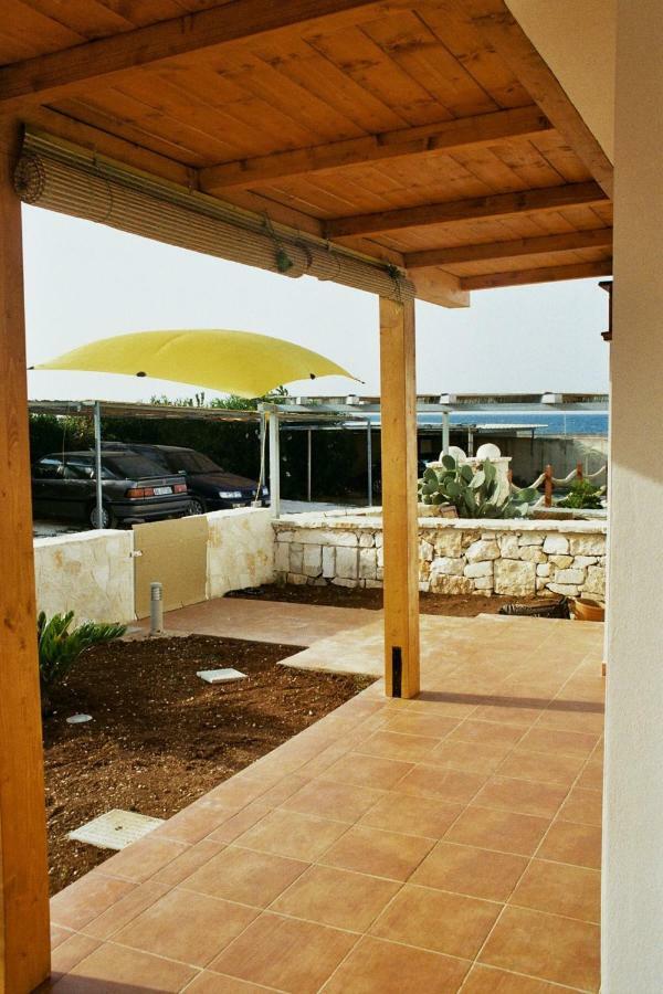 ヴィッラノーヴァ・ディ・オストゥーニCasa Sullo Scoglioアパートメント エクステリア 写真